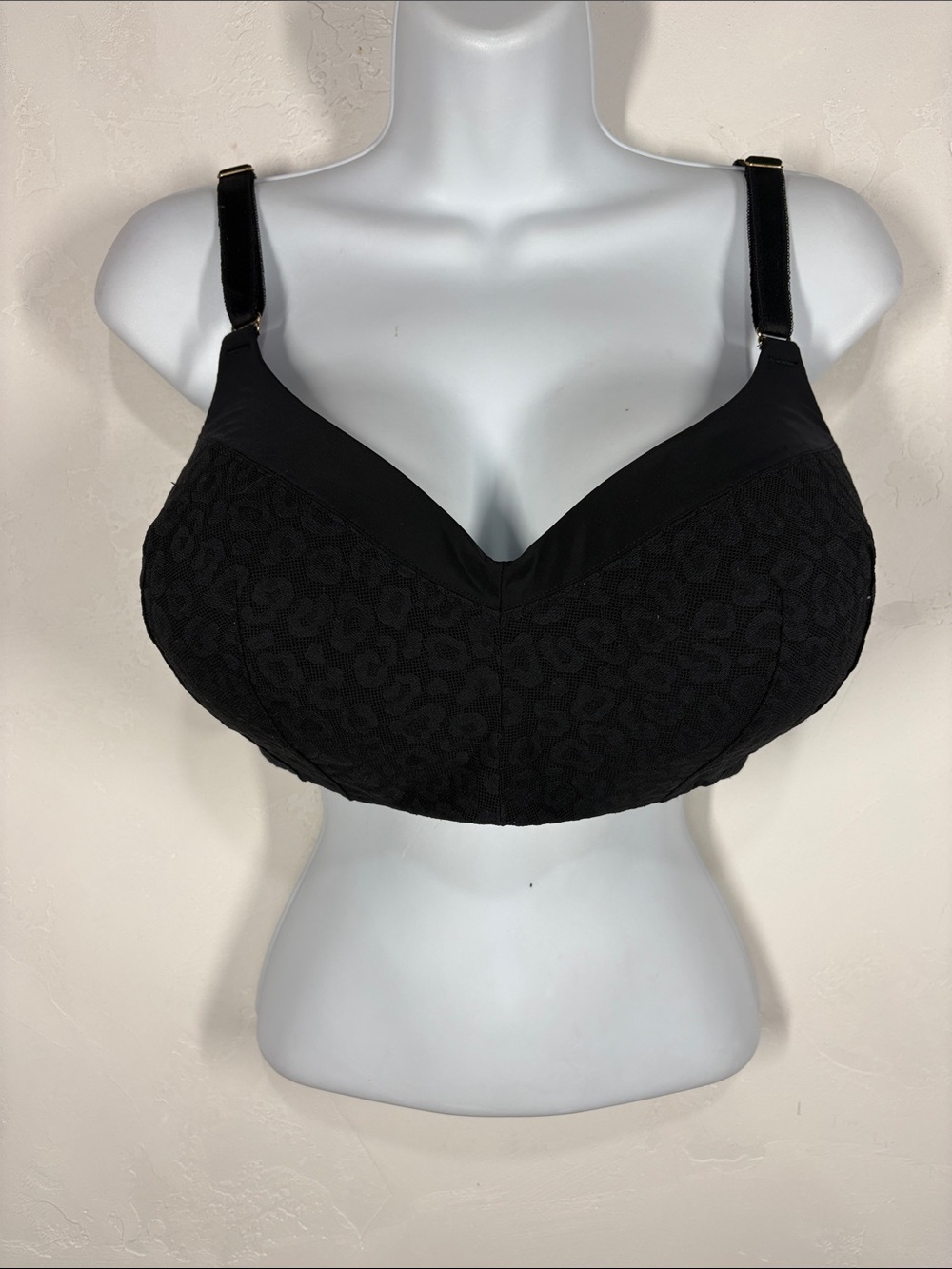 Torrid Black 360 Back Smoothing Wire-Free Lightly Lined Everyday Bra size 38DDD